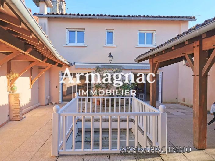 Image No.1-5 Bed House for sale