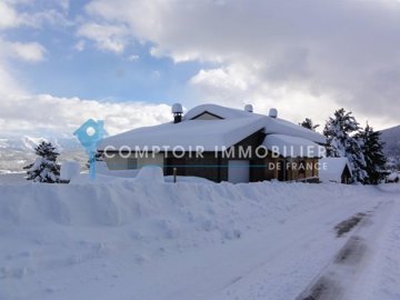 1 - Les Angles, House