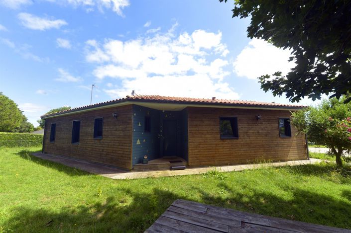 Image No.1-4 Bed House for sale