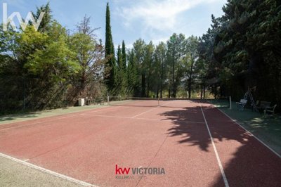 1 - Le Beausset, Property