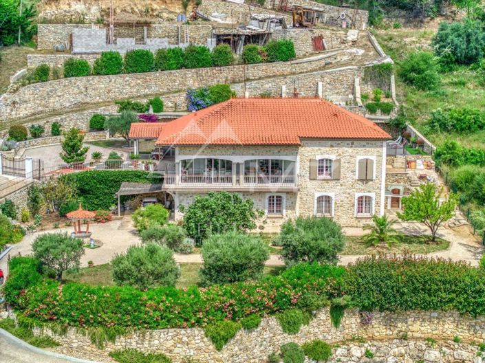 Image No.1-5 Bed House for sale