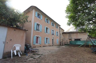 1 - Apt, Maison