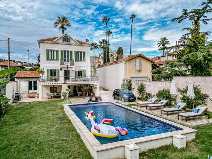 Image No.1-5 Bed House for sale