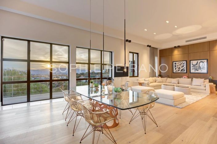 Image No.1-5 Bed House for sale