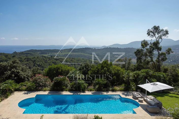 Image No.1-6 Bed House for sale