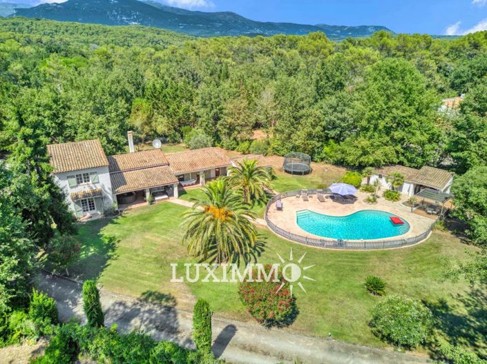 Image No.1-5 Bed House for sale