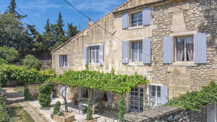Image No.1-6 Bed House for sale