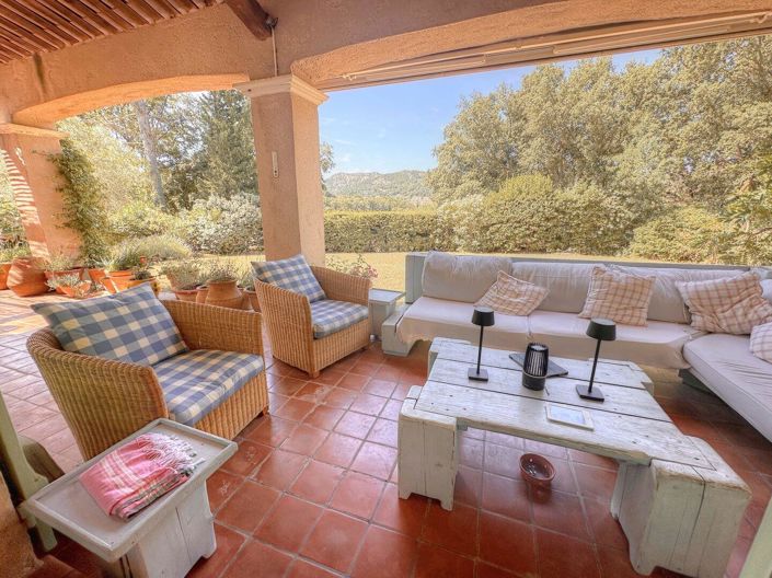 Image No.1-5 Bed Property for sale