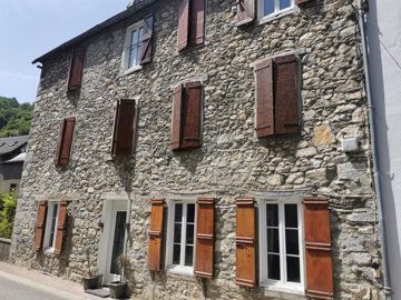 1 - Saint-Lary, House