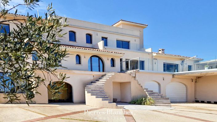 Image No.1-5 Bed House for sale