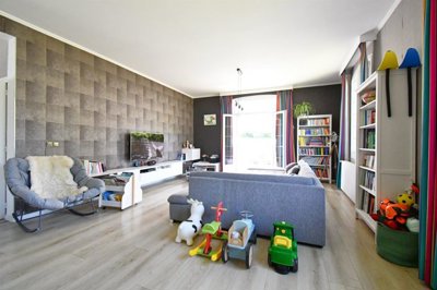 a01lggmxf1yhc8qr15