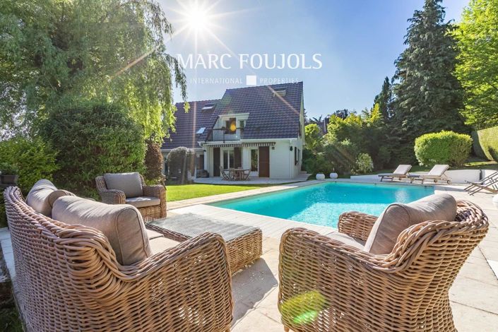 Image No.1-6 Bed House for sale