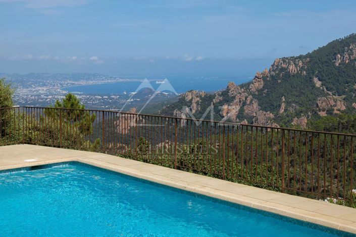 Image No.1-4 Bed House for sale