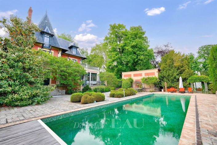 Image No.1-6 Bed House for sale
