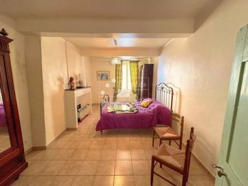 1 - Aups, Apartment