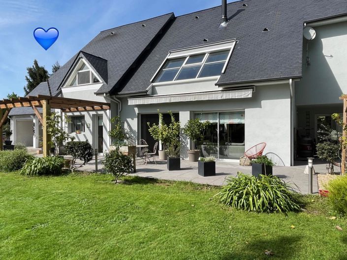 Image No.1-5 Bed House for sale