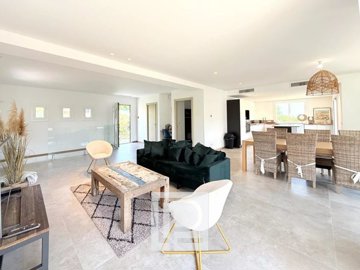 1 - Le Cannet, House