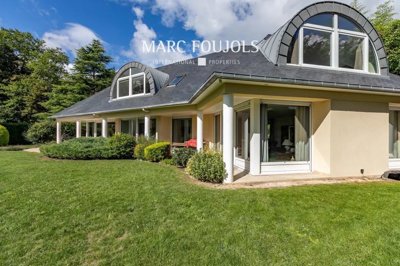 1 - Parmain, House