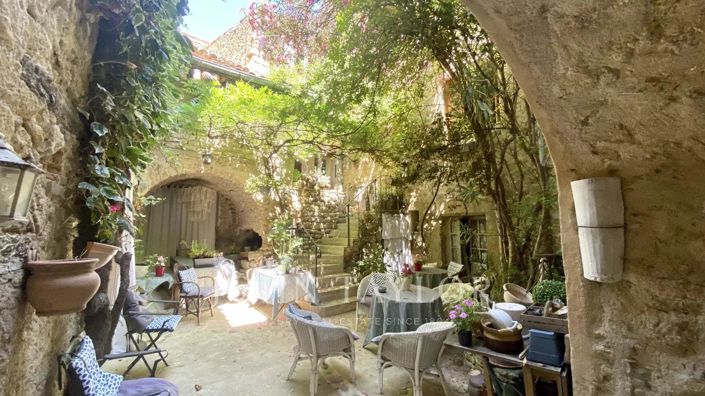 Image No.1-Maison de 9 chambres à vendre à Lourmarin