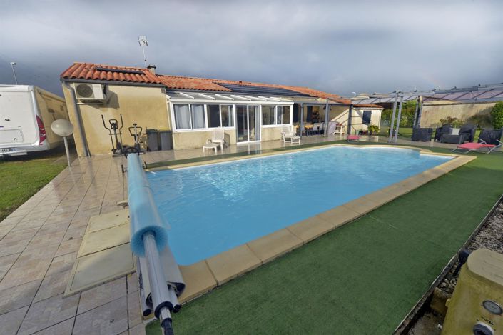 Image No.1-4 Bed House for sale