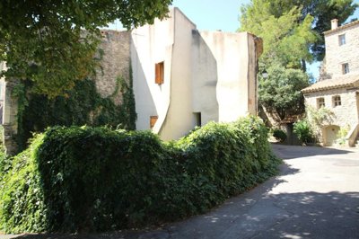 1 - Goult, House