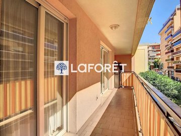 1 - Menton, Apartment