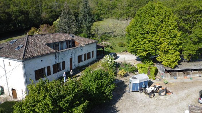 Image No.1-6 Bed House for sale