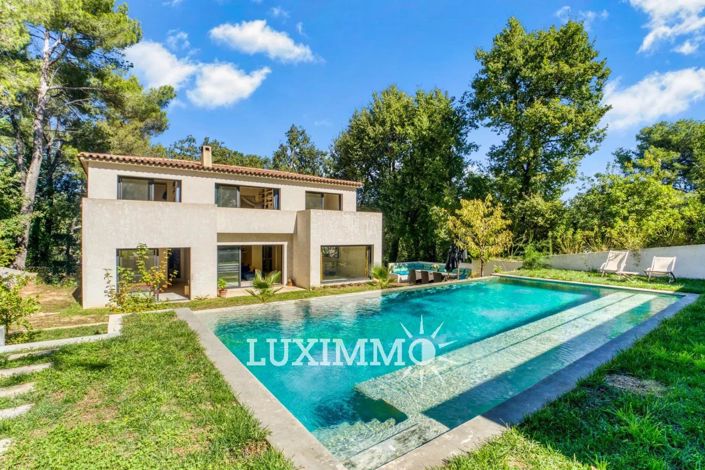 Image No.1-5 Bed House for sale