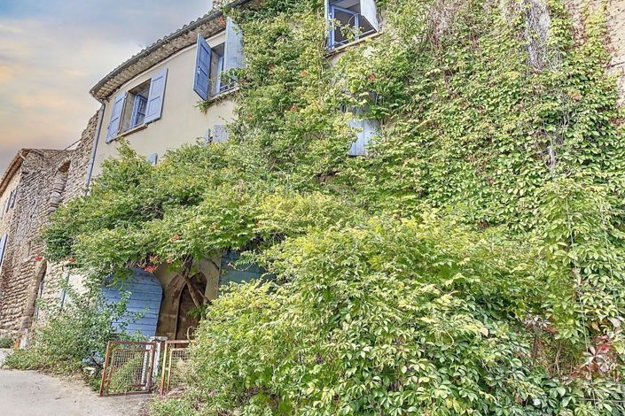 Image No.1-4 Bed House for sale