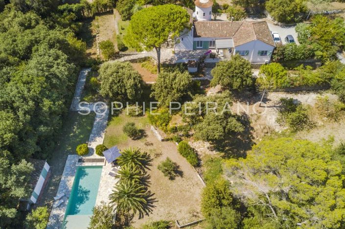Image No.1-5 Bed House for sale