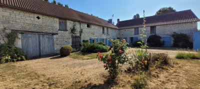 1 - Chinon, House