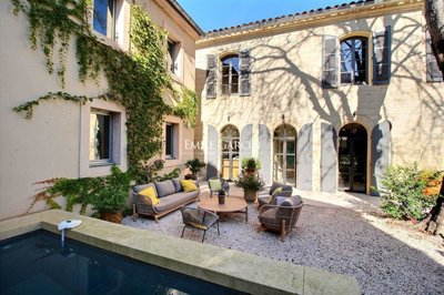 1 - Uzès, House
