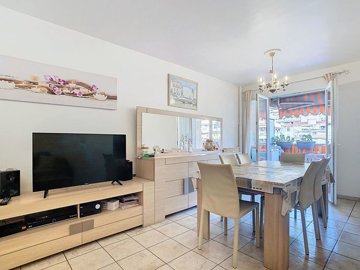 1 - Menton, Apartment