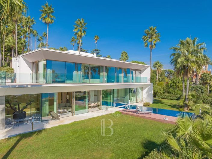 Image No.1-6 Bed House for sale