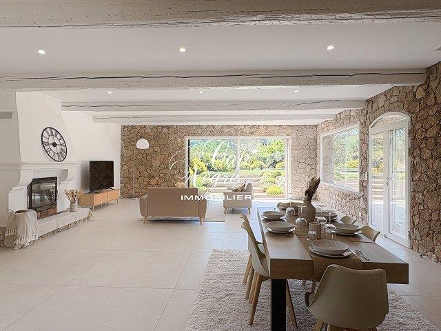 Image No.1-4 Bed House for sale