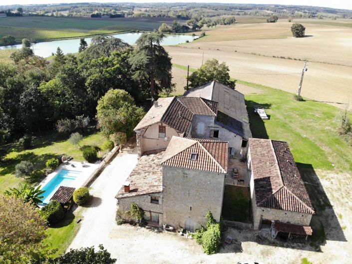 Image No.1-4 Bed House for sale