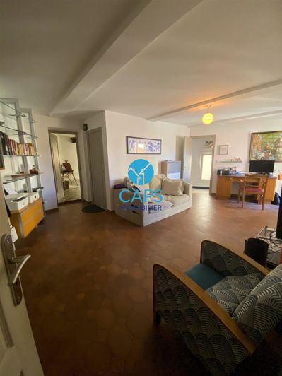 Image No.1-2 Bed House for sale