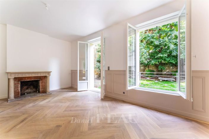Image No.1-7 Bed House for sale
