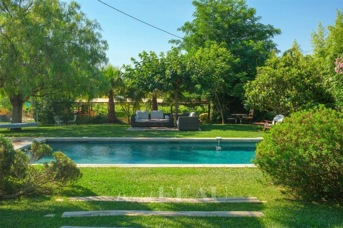 Image No.1-11 Bed House for sale