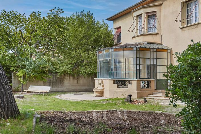 Image No.1-5 Bed House for sale