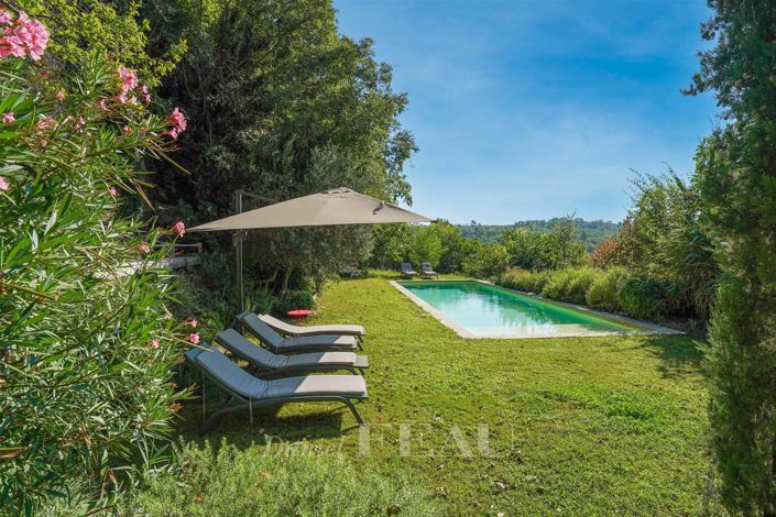 Image No.1-6 Bed House for sale