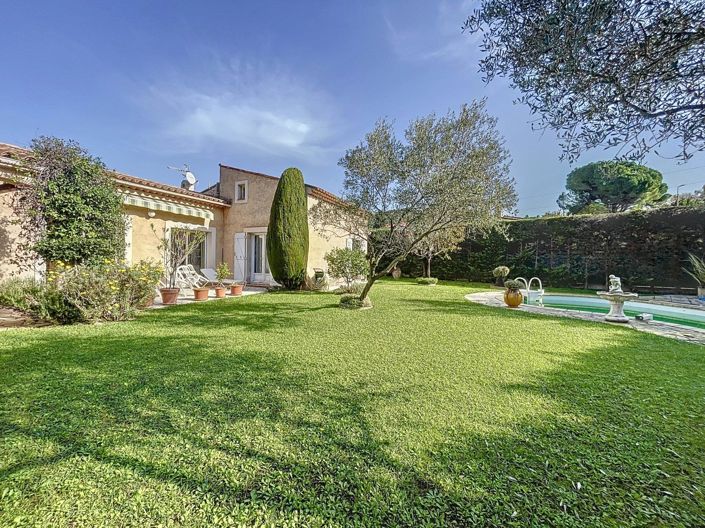 Image No.1-4 Bed House for sale