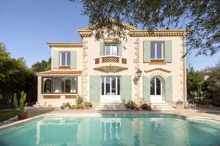 Image No.1-4 Bed House for sale