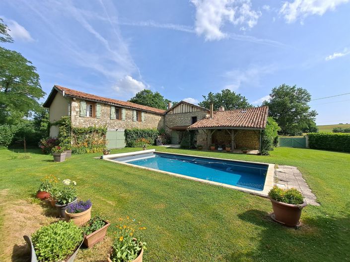 Image No.1-4 Bed House for sale