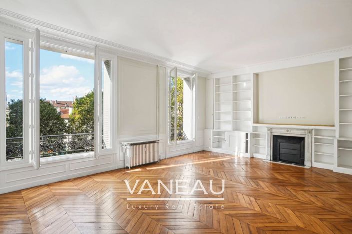 Image No.1-4 Bed Apartment for sale