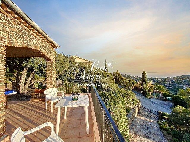 Image No.1-6 Bed House for sale