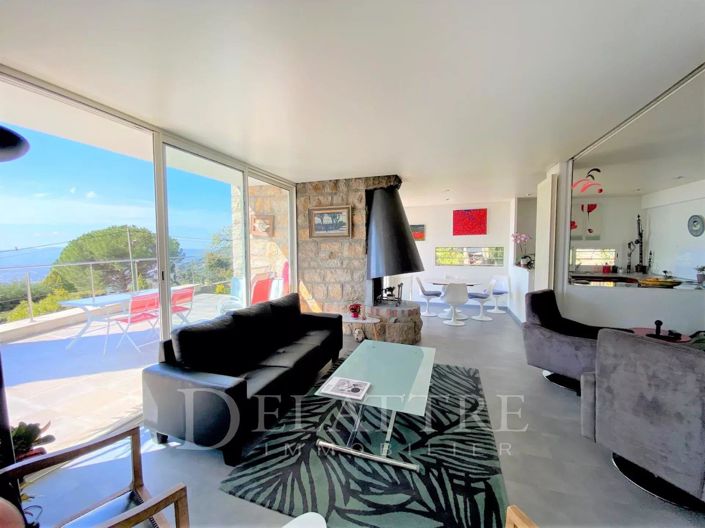 Image No.1-4 Bed House for sale