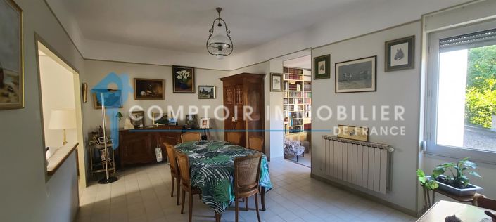 Image No.1-6 Bed House for sale
