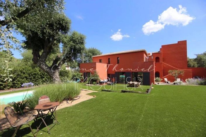 Image No.1-5 Bed House for sale