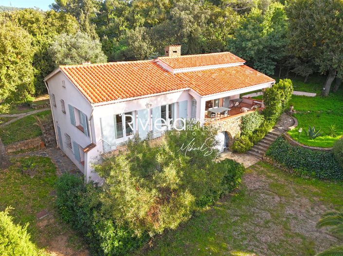 Image No.1-4 Bed House for sale